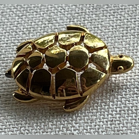 Vintage Gold-Tone Turtle Brooch Pin 🐢✨ - Picture 1 of 3